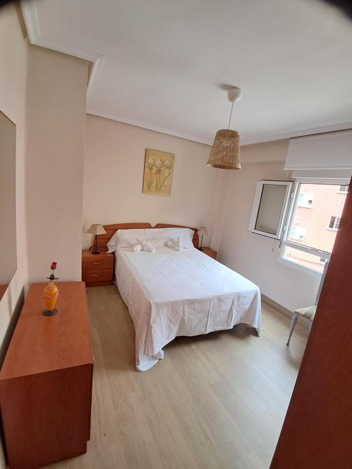 Amplio Piso Cerca Sardinero Apartman Santender Kültér fotó